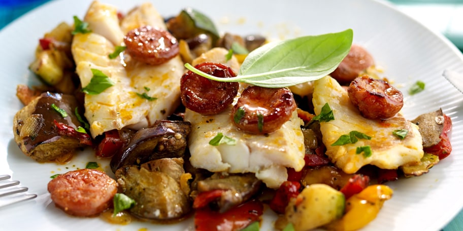 Roodbaarshaasje met chorizo en gegrilde groenten