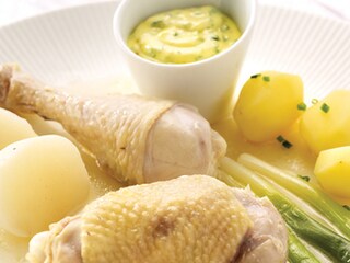 Kippenbouten met gepocheerde groenten