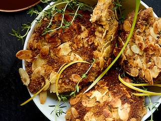 Croquettes de patates douces, lentilles blondes et amandes