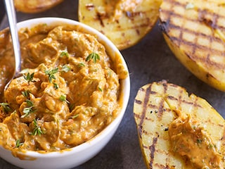 Pommes de terre spéciale barbecue et mélange au beurre aromatisé