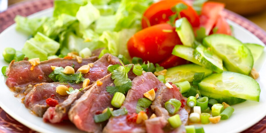 Pittige salade van rundvlees