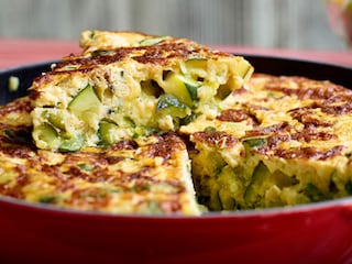 Tortilla met courgettes en Manchego