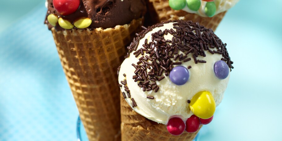 Cornets de glaces avec visages