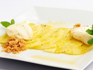 Ananas, witte chocolade en passievrucht