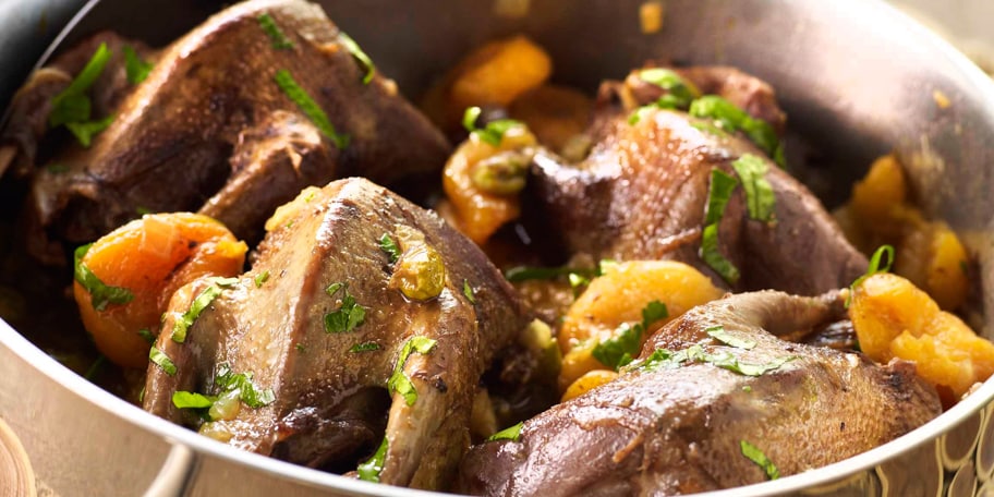 Pigeons aux abricots et aux pistaches