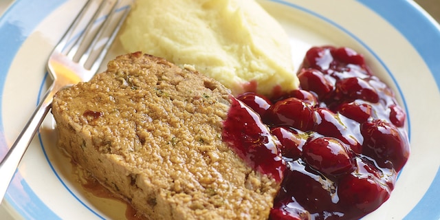 Gehaktbrood met kriekjes en puree
