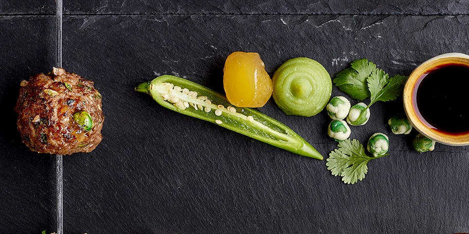 Brochettes van Aziatische balletjes