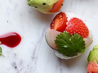 Sushi balls au maquereau fumé et à la vinaigrette de framboise