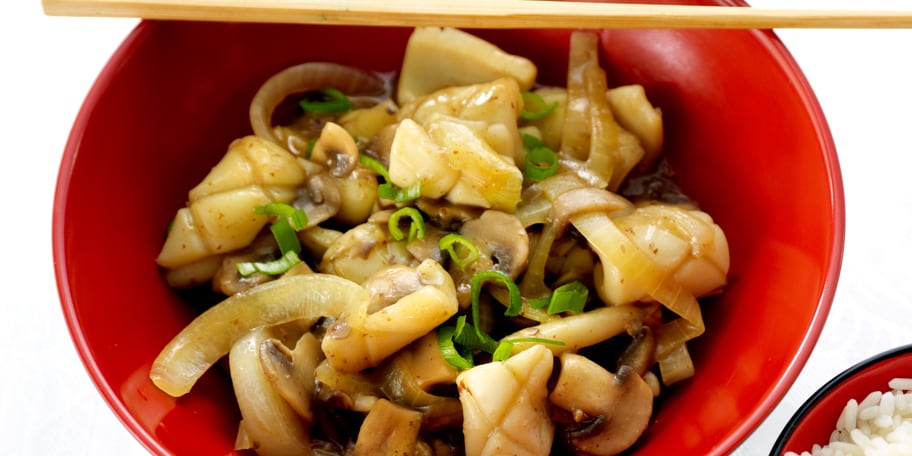 Gebakken inktvis met champignons