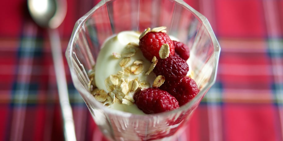 Cranachan - Slagroom met havervlokken en frambozen