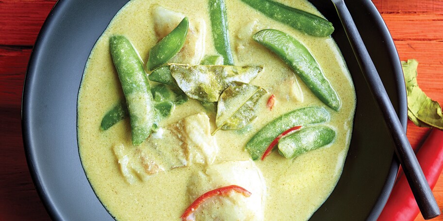Thaise curry met vis en suikererwten