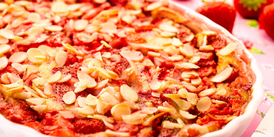 Clafoutis aux fraises et aux amandes