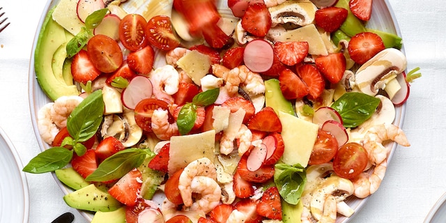 Salade de fraises à l’avocat et aux crevettes