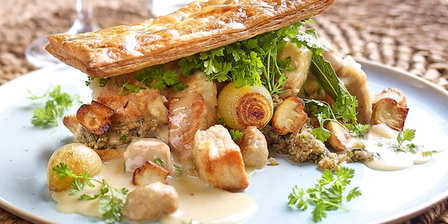Kalfsblanquette, duxelles van champignons en kervel