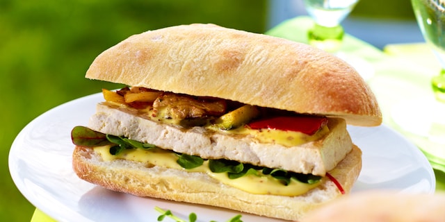Burgers de tofu aux légumes, sauce à l'ail
