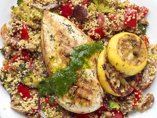 Quinoa sauté au poulet grillé