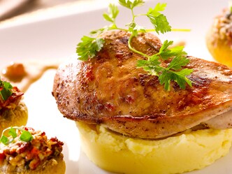 Parelhoenfilet met ganzenleversaus