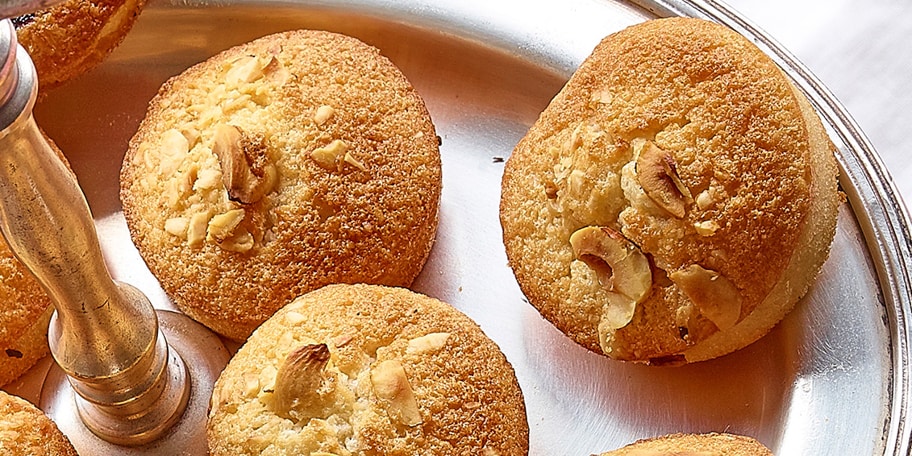 Financiers met cacao en cashewnoten