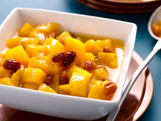 Mangocompote met rozijnen en specerijen
