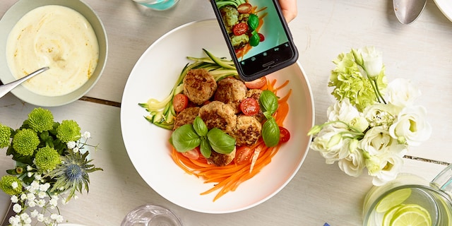 Balletjes met groentespaghetti