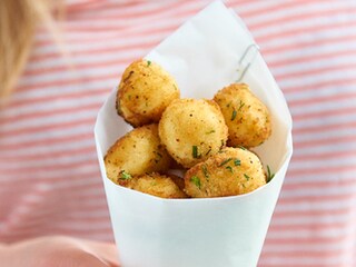 Gefrituurde mozzarellaballetjes