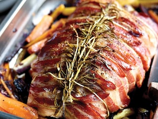 Rôti de veau lardé et légumes braisés