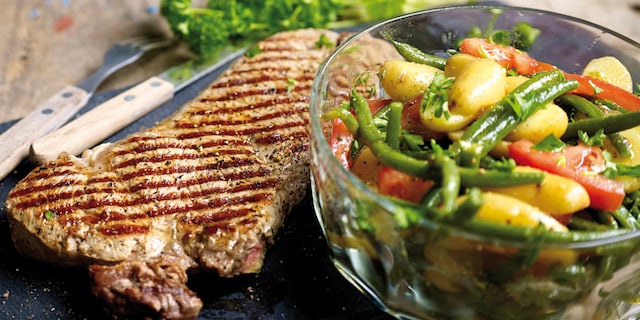 Contrefilet grillé et salade à la liégeoise