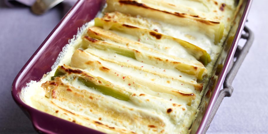 Gratin de poireaux et de tempeh fumé