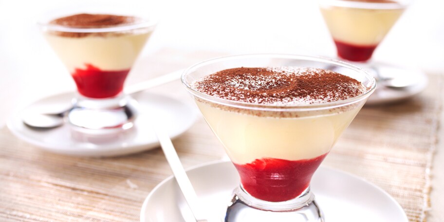 Koude sabayon met Marsala op frambozencoulis