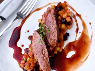 Eendenborstfilet met brunoise van winterse groenten