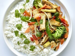 Thaïse curry met jonge groentjes en tofu