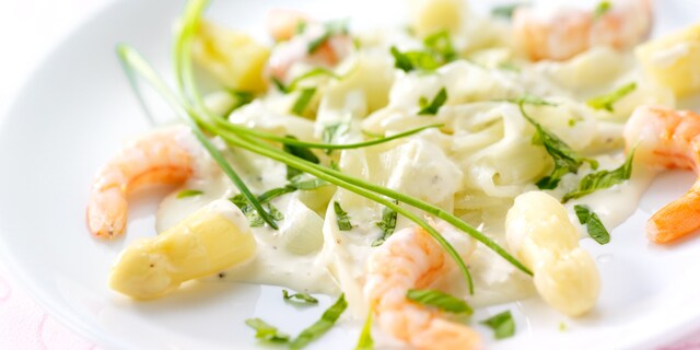 Asperge-tagliatelle met langoustines