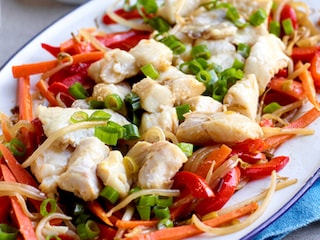 Légumes sautés au poisson à l’asiatique