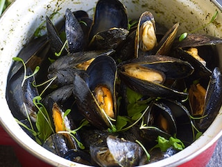 Moules de bouchots au beurre citronné de cresson