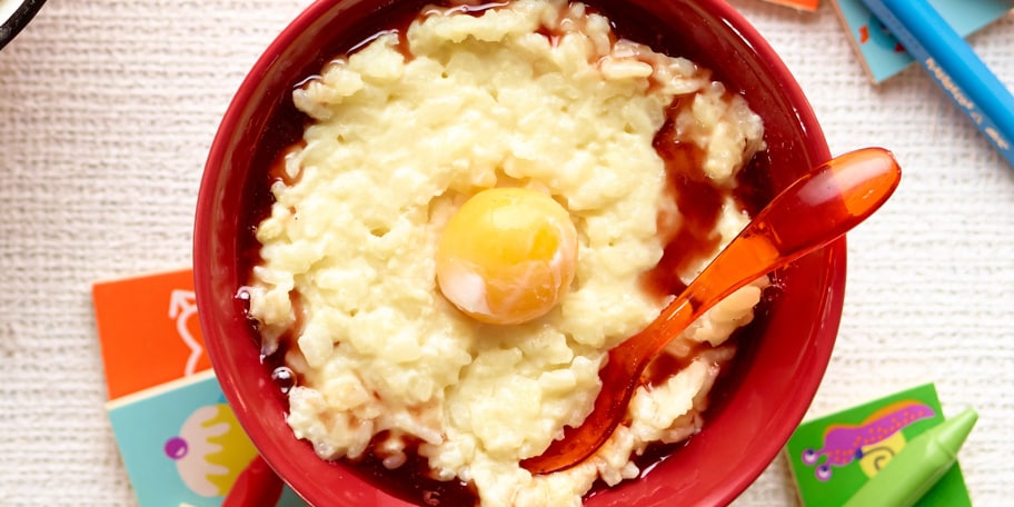 Rijstpap met sojamelk en kruidensiroop