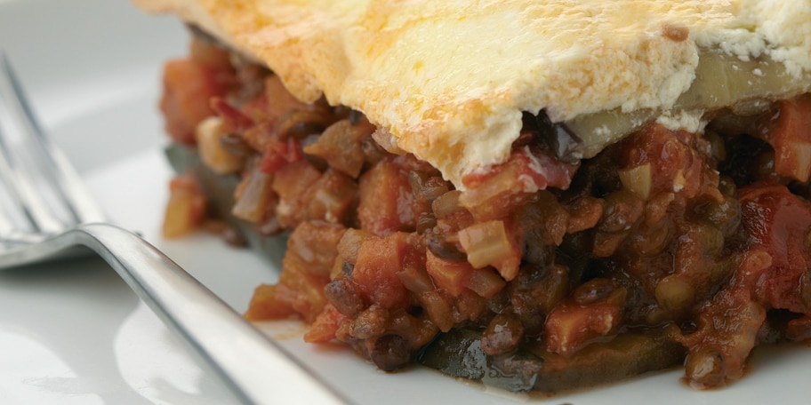 Moussaka met aubergines en linzen