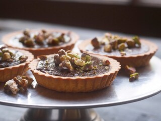 Chocoladetaartjes met pistachenoten