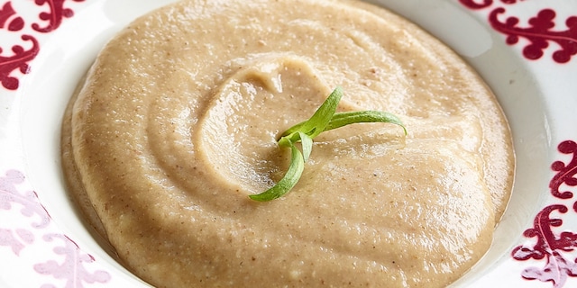 Velouté de panais et châtaigne, mini-croques au comté et au jambon de Bayonne