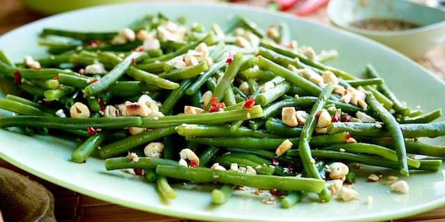 Salade van sperziebonen en cashewnoten, pittige vinaigrette met sesam