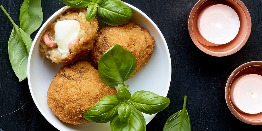 Croquettes de risotto à la mozzarella et aux crevettes