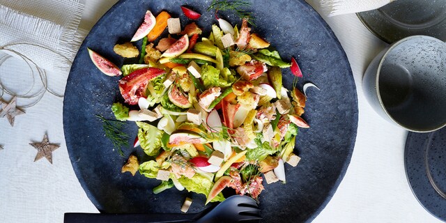 Salade de luxe de 8 sortes de légumes et homard