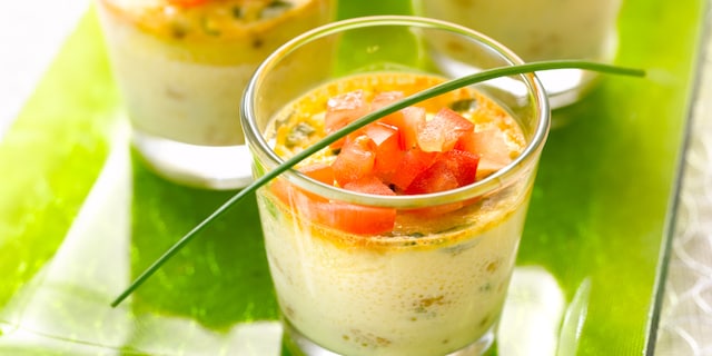 Kleine flans met grijze garnalen
