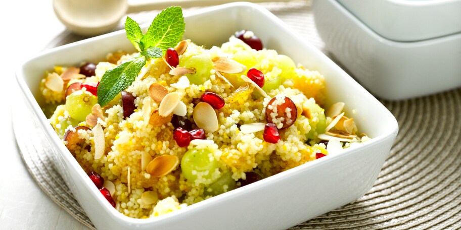 Tabouleh met honing en vers fruit