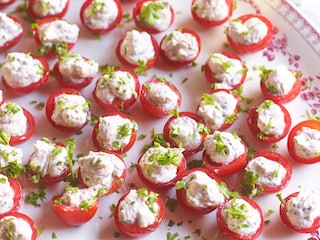 Tomates-cerises aux deux chèvres et à la tapenade