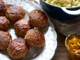 Burgers met kaas en witloofstoemp