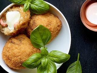 Risottokroketten met mozzarella en garnalen