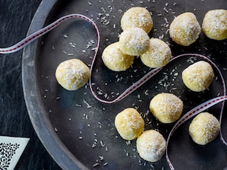 Truffels met witte chocolade en kokos