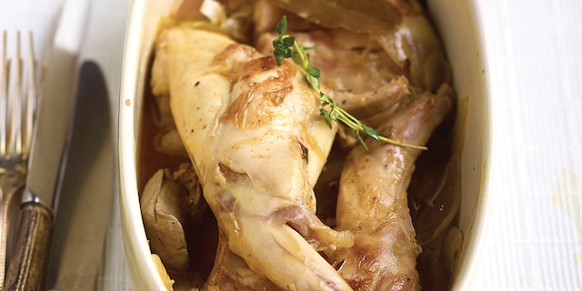 Stoofpotje van konijn met sjalotten en witte wijn