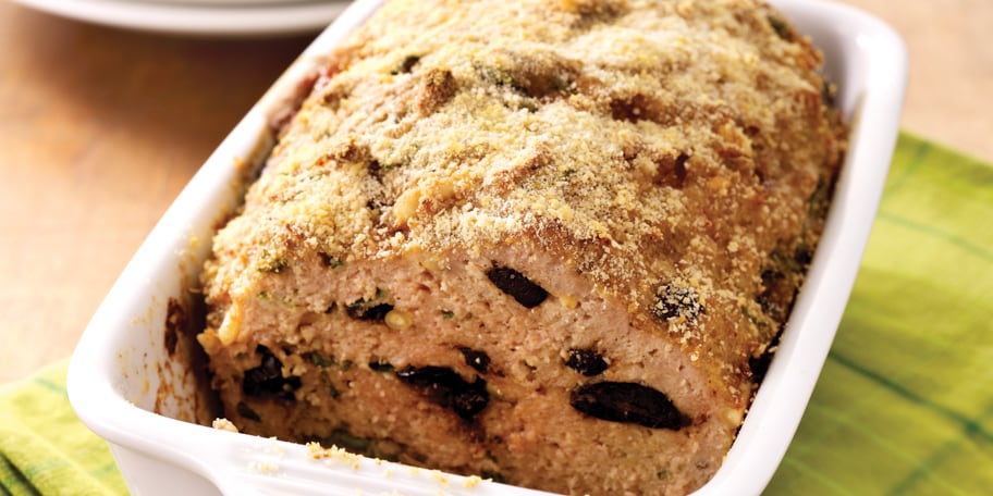 Pain de viande aux olives et pignons de pin