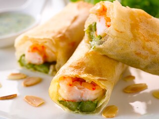 Krokantje van asperges en scampis